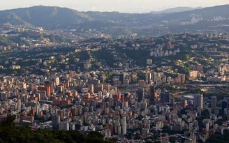 Venezuela tố cáo bị Mỹ tấn công, Tổng thống Maduro tuyên bố tình trạng khẩn cấp