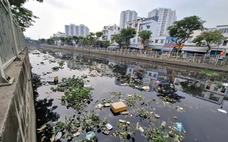 Kênh đầy rác, tắc nghẽn gây ô nhiễm