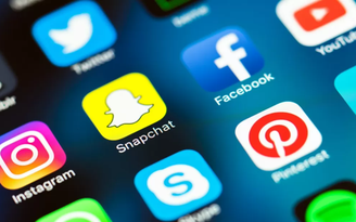 Pháp tiến tới việc cấm trẻ em dưới 15 tuổi dùng mạng xã hội