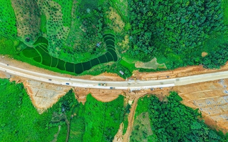 Đột phá hạ tầng điểm tựa khát vọng 'hóa rồng'