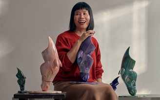 Từ cỗ xe ngựa Hermès đến chú ngựa gốm Bát Tràng