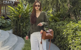 Quần trắng, món đồ cơ bản giúp tổng thể trang phục sáng bừng