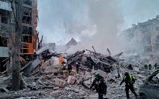 Chiến sự Ukraine ngày 1.411: Ông Zelensky ra điều kiện