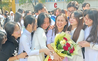 Năm đầu tiên giáo viên được thưởng tết, mức thưởng ra sao?