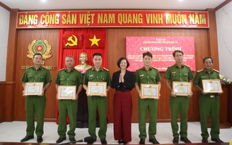 Những người lặng thầm trong lũ dữ Đắk Lắk