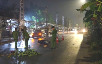 Tài xế xe máy tử vong vì tông trúng rạp cưới dựng giữa đường