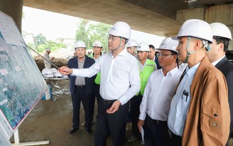 Bí thư Đà Nẵng: 'Đồng hành nhưng không buông lỏng, hỗ trợ nhưng không dung túng'