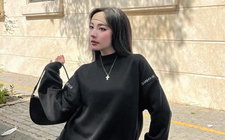 Váy xếp ly và băng đô: khi nét điệu đà trở thành tuyên ngôn cá tính