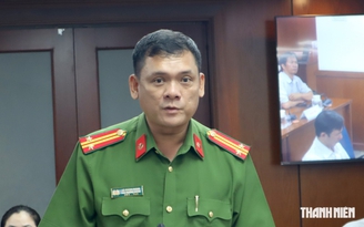 Lấn chiếm vỉa hè, học sinh phải đi bộ dưới lòng đường: Công an TP.HCM nói gì?