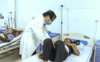 Nhiều người nghi bị ngộ độc thực phẩm sau ăn bánh mì ở Quảng Ngãi