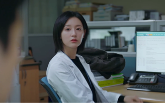 Lý do phim mới của 'nữ thần' Kim Ji Won vừa lên sóng đã gây sốt Lý do phim mới của 'nữ thần' Kim Ji Won vừa lên sóng đã gây sốt