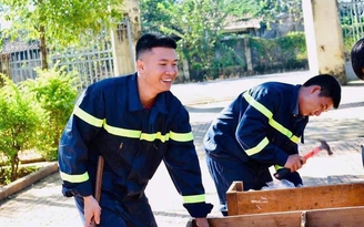 Phía sau lời hẹn cơm nhà