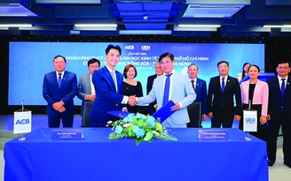 Chủ tịch ACB Trần Hùng Huy: 'Cách tiếp nối có ý nghĩa nhất là tiếp tục đầu tư vào con người'
