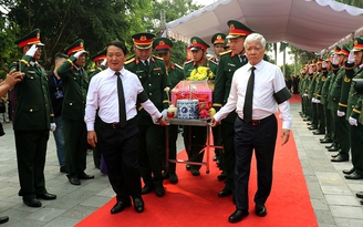 Truy điệu, an táng các liệt sĩ hy sinh tại Vị Xuyên và Cần Thơ