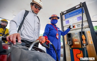 'Chưa bao giờ thấy PVOIL, Petrolimex giảm giá xăng dầu sâu đến thế'