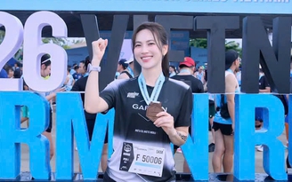 Nhã Phương, Phương Anh Đào khoe nhan sắc trên đường chạy