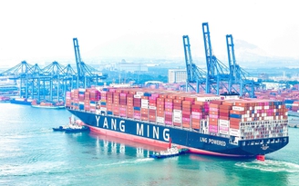 Tân Cảng - Cái Mép lần đầu tiên đón tàu 'khủng' sử dụng nhiên liệu kép