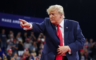 Ông Trump bãi bỏ thuế đối với một số mặt hàng Canada
