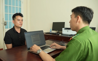 Công an TP.HCM bắt 'nóng' kẻ dùng dao cướp tiệm vàng