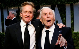 Vì sao Michael Douglas không nhận thừa kế một đồng nào từ khối tài sản 61 triệu USD của cha?