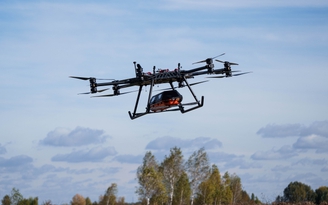 Ukraine sơ tán thương binh bằng drone