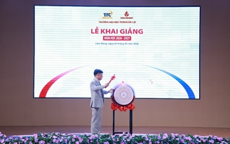 YersinUni khai giảng năm học 2026 - 2027, đánh dấu 22 năm hình thành và phát triển YersinUni khai giảng năm học 2026 - 2027, đánh dấu 22 năm hình thành và phát triển