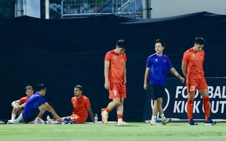 Đình Bắc, Hoàng Hên, Tài Lộc, Việt Anh phải tập riêng: Thầy Kim còn lo sốt vó chuyện ai đá cánh trái Đình Bắc, Hoàng Hên, Tài Lộc, Việt Anh phải tập riêng: Thầy Kim còn lo sốt vó chuyện ai đá cánh trái