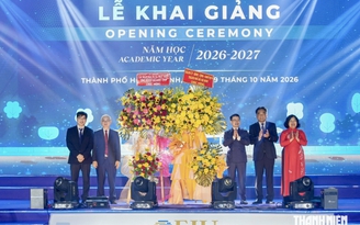 Lãnh đạo TP.HCM dự khai giảng năm học mới tại EIU