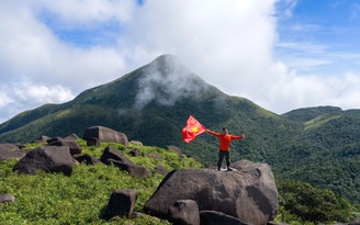 Mở đường chinh phục 'nóc nhà' Quảng Trị