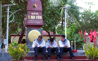 Tết ở Trường Sa - Kỳ 7: Ươm bàng vuông, Sinh Tồn xanh xanh