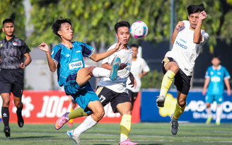 Đau chân khi đá bóng, khi nào cần đi khám?