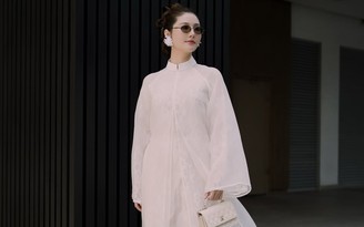 Áo dài trắng thăng hoa trong mùa tết