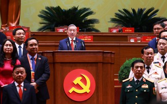 Vững bước dưới cờ Đảng