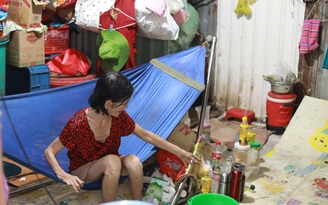 Xóm ve chai ở TP.HCM: Mong bữa cơm no ngày tết