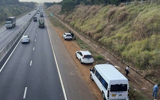 Buồn ngủ khi lái xe trên cao tốc: Làm gì để không bị phạt?
