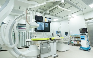 Đầu tư thiết bị y tế tối tân để cứu người bệnh