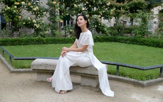 Mẫu áo dài cách tân nào 'đắt hàng' dịp du xuân?