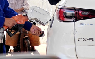 Giá xăng dầu hôm nay 3.2.2026: Xăng trong nước giảm mạnh trước tết?