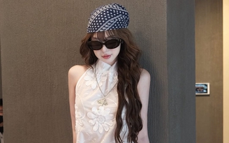 Quần jeans lửng phối kính mắt, đơn giản nhưng vẫn chiếm trọn ánh nhìn