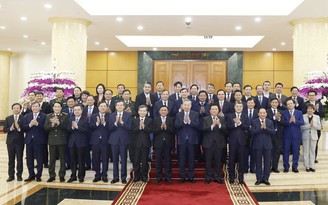 Công tác lý luận phải thực sự đi trước một bước, góp phần soi sáng con đường phát triển đất nước