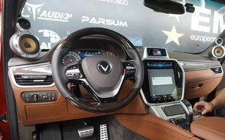 Điều gì khiến nghe nhạc trong ô tô hay hơn ở nhà?