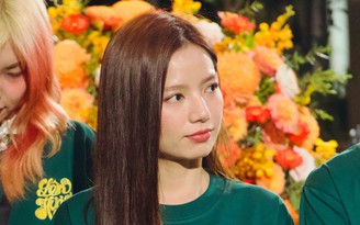 Lê Hạ Anh đóng 'Lên hương' sau phim trăm tỉ