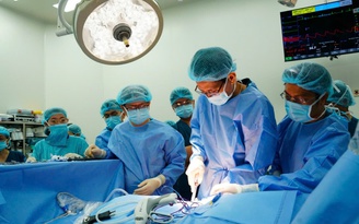 Mẹ hiến thận cứu con 14 tuổi: Câu nói sau ca ghép khiến nhiều người lặng đi