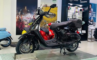 Vespa 946 Horse vừa về Việt Nam đã 'khan hàng', giá hơn nửa tỉ đồng