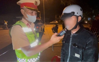 CSGT Đà Nẵng mật phục, phát hiện hàng loạt tài xế vi phạm nồng độ cồn