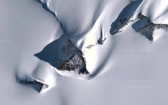 Bí ẩn 'kim tự tháp' ở Nam Cực