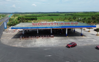 Hoãn xét xử vụ tranh chấp khiến 2 cây xăng trên cao tốc phải ngừng bán