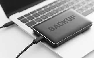Cắm ổ cứng rời liên tục có khiến dữ liệu 'bốc hơi'?