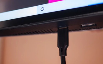 3 thiết bị không nên cắm vào cổng USB trên màn hình máy tính