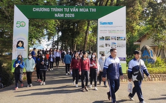 Tư vấn mùa thi ở 'điểm hẹn' quen thuộc suốt 2 thập niên